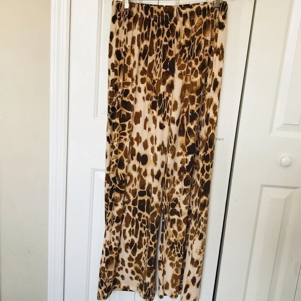 Denims 24/7 Leopard Print pants Size M 14/16